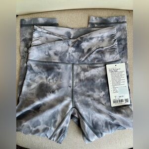 Lululemon Align Cross waist SIZE 4